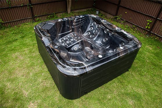 Bellagio Spas Superior 6-person hot tub